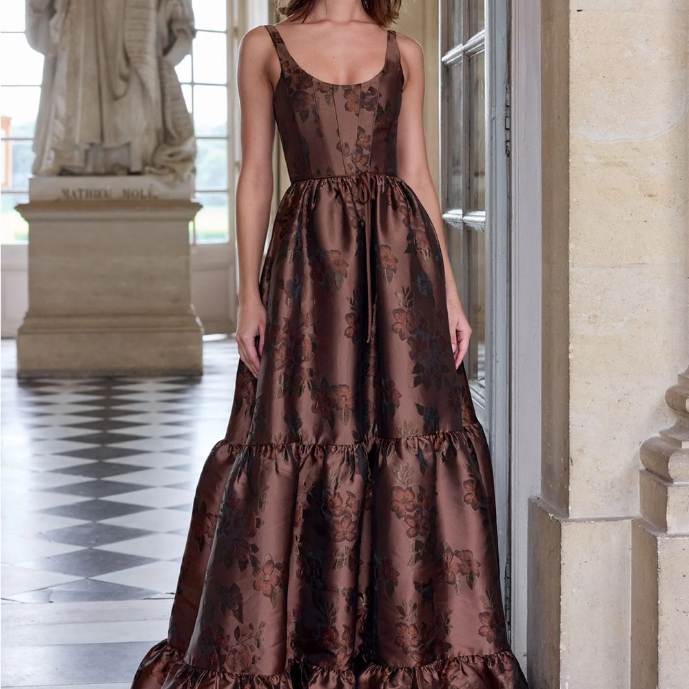 V. Chapman The Avery in cacao baroque floral